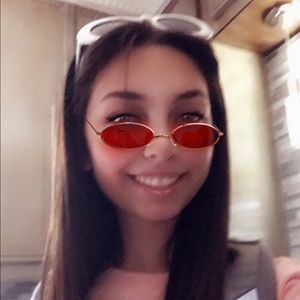 Meet your Posher, Natalie